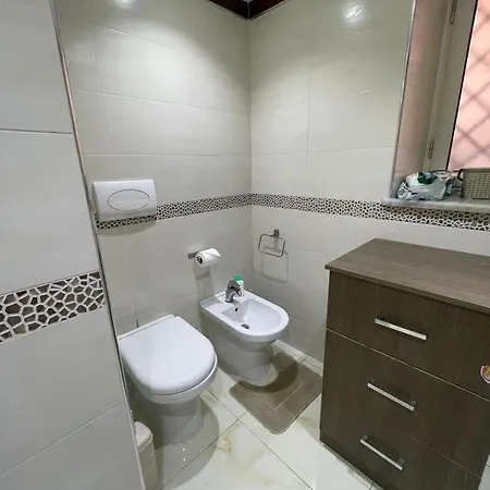 Plebiscito House Apartman *